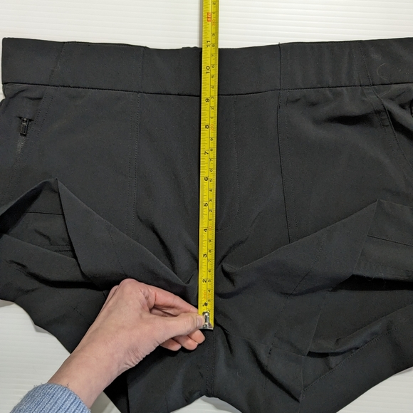 Athleta Tribeca Utility Short Black Size 8 - Picture 9 of 9